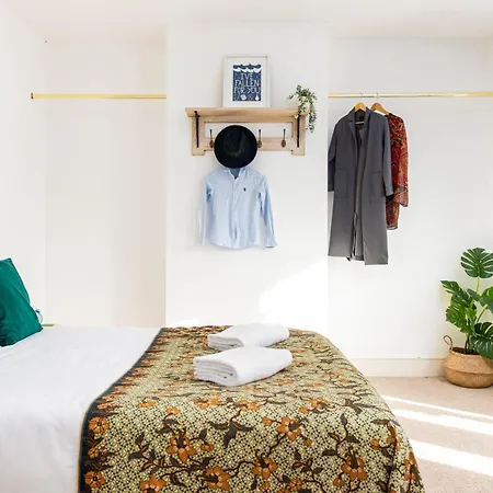 Ferienhaus New Spacious And Bright House-parking-by Fabaccommodation Bristol