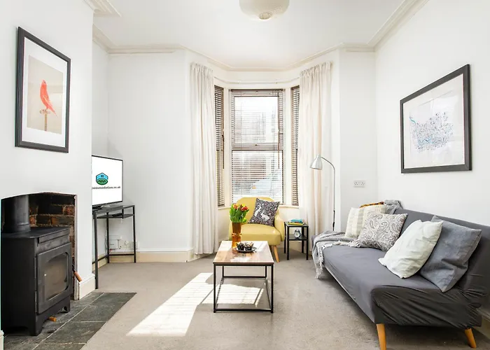 New Spacious And Bright House-parking-by Fabaccommodation Ferienhaus